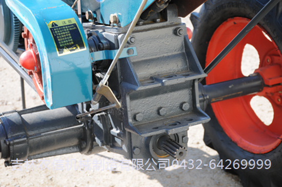 NX181型四(sì)驅手扶拖拉機(ji)